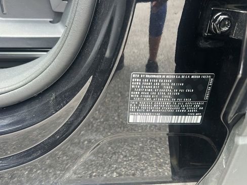 Used 2024 Volkswagen Tiguan S image 35