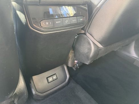 Certified 2022 Toyota Highlander XLE image 10