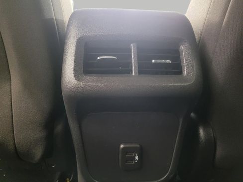 Used 2023 Chevrolet Equinox LT AWD/4WD image 22