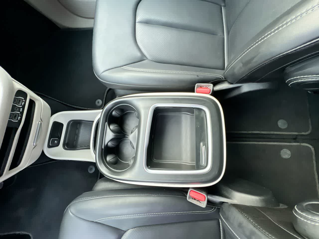 Used 2023 Chrysler Pacifica Touring-L FWD image 21