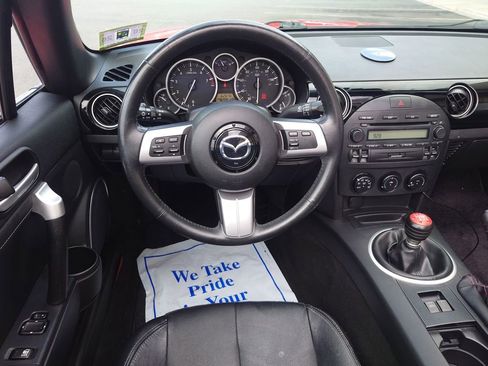 Used 2006 MAZDA MX-5 Miata Grand Touring w/ Premium Pkg RWD image 14