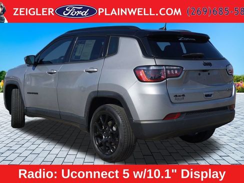 Used 2023 Jeep Compass Latitude AWD/4WD image 3