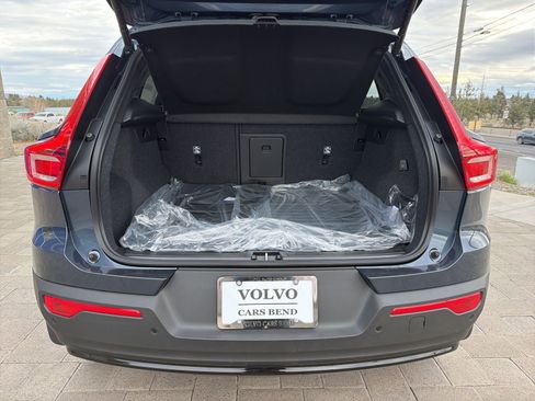 New 2026 Volvo XC40 B5 Ultra w/ Protection Package Premier AWD/4WD image 9