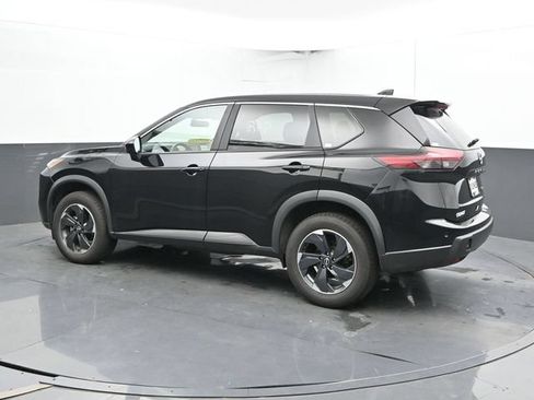Used 2025 Nissan Rogue SV AWD/4WD image 9
