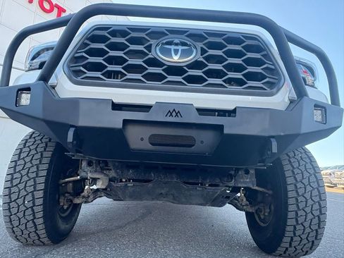 Used 2023 Toyota Tacoma TRD Off-Road image 12