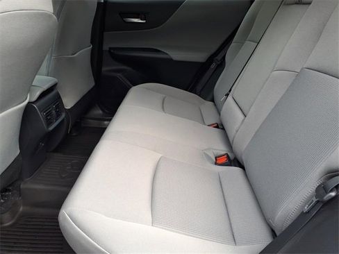 Used 2023 Toyota Venza LE image 6