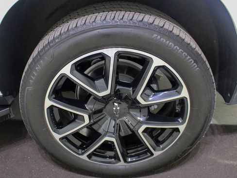 Used 2023 Chevrolet Suburban RST w/ Sport Performance Package image 26