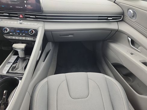 Certified 2023 Hyundai Elantra SEL w/ Convenience Package FWD image 11