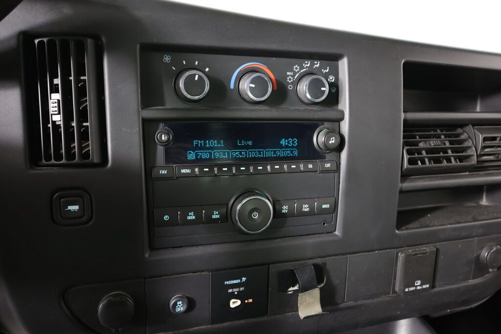 Used 2015 GMC Savana 2500 RWD image 26