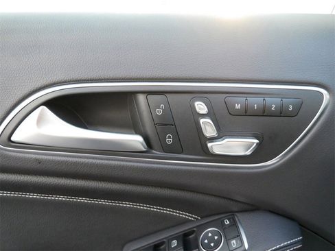 Used 2020 Mercedes-Benz GLA 250 4MATIC image 14