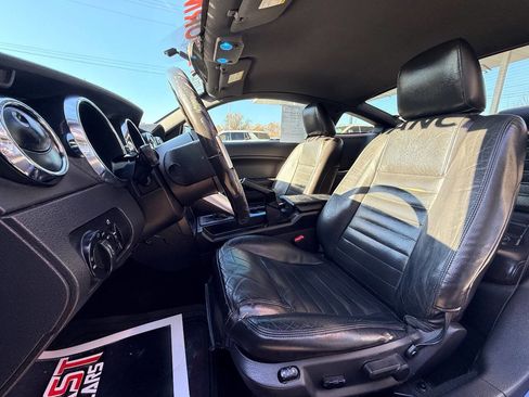 Used 2005 Ford Mustang GT Premium image 18