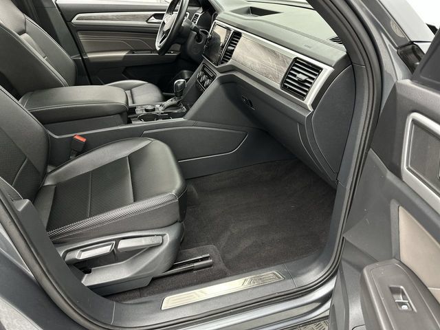 Certified 2023 Volkswagen Atlas Cross Sport SE w/ Panoramic Sunroof Package AWD/4WD image 24