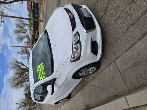 Used 2020 Chevrolet Sonic LT image 6
