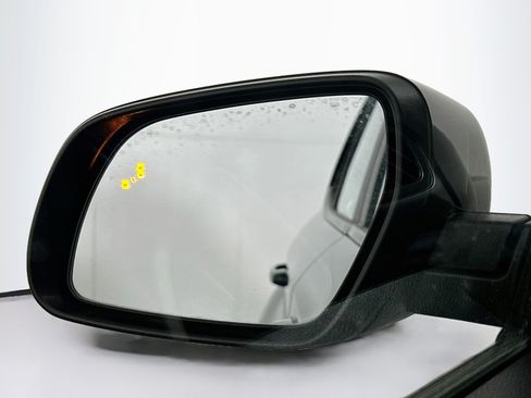 Used 2025 Hyundai Venue SEL FWD image 15