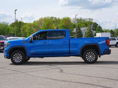 Used 2023 GMC Sierra 1500 AT4 w/ Technology Package AWD/4WD image 7