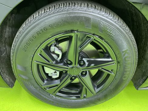 Used 2023 Hyundai Sonata SE w/ Preferred Accessory Package image 14