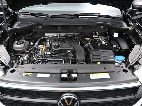 Used 2023 Volkswagen Taos SE w/ Panoramic Sunroof Package FWD image 36