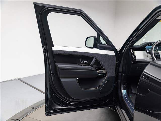 New 2027 Land Rover Range Rover Sport Battersea AWD/4WD image 24