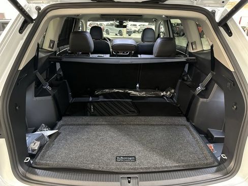 New 2026 Volkswagen Atlas Peak Edition image 12