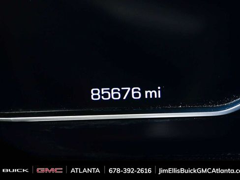 Used 2023 GMC Yukon XL SLT AWD/4WD image 18