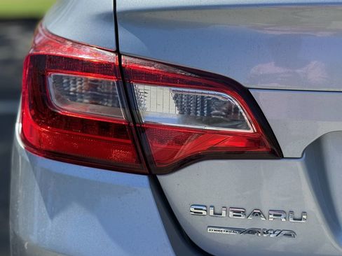 Used 2018 Subaru Legacy 2.5i Limited w/ Popular Package #2A image 9