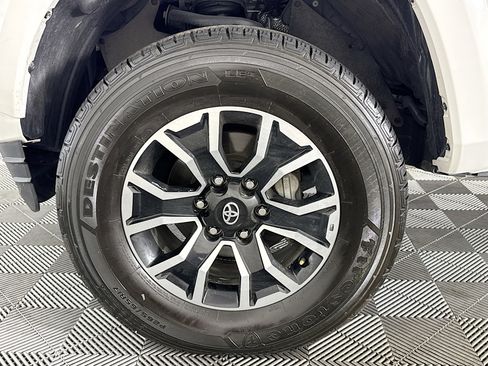Used 2020 Toyota Tacoma TRD Sport w/ Technology Package RWD image 37