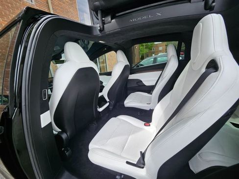Used 2023 Tesla Model X image 62