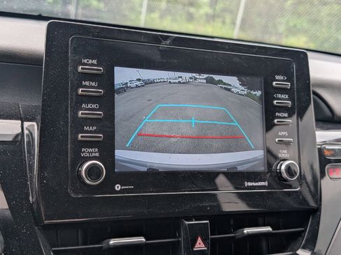 Used 2022 Toyota Camry SE FWD image 10