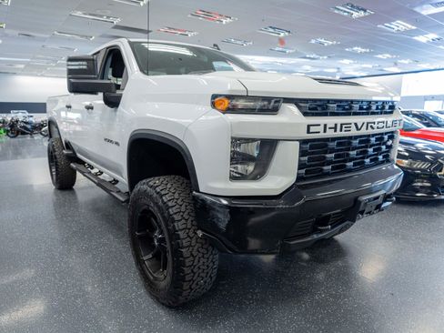 Used 2021 Chevrolet Silverado 2500 Custom w/ Custom Value Package AWD/4WD image 3