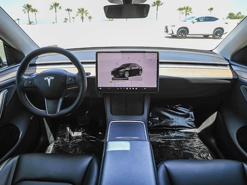 Used 2024 Tesla Model Y Long Range AWD/4WD image 12