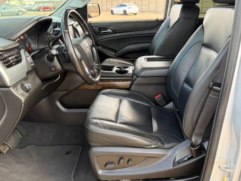 Used 2020 Chevrolet Suburban LT w/ Texas Edition Package RWD image 31