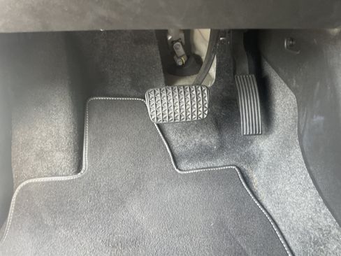 Used 2024 Chevrolet Trax LS FWD image 17
