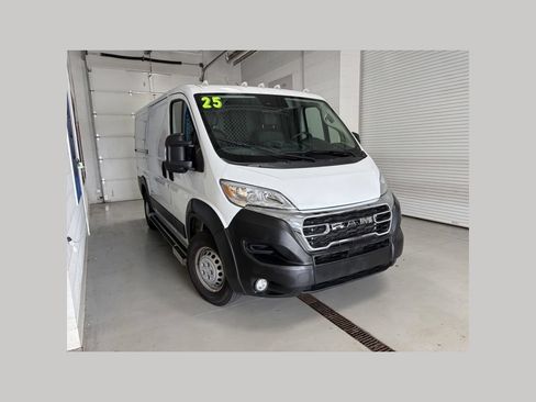 Used 2025 RAM ProMaster 2500 w/ U-Haul Equipment Group FWD image 1