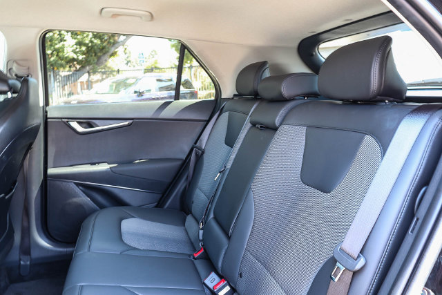 Certified 2025 Kia Niro EX FWD image 19
