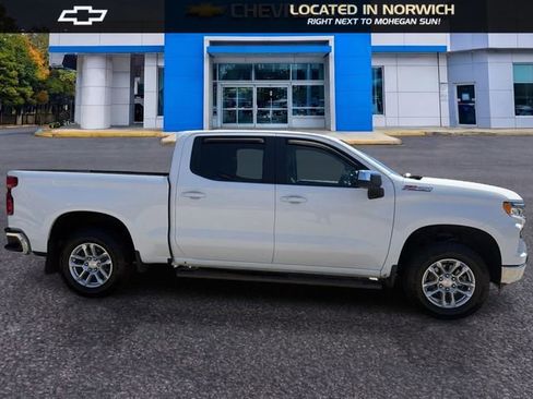 Certified 2022 Chevrolet Silverado 1500 LT AWD/4WD image 4