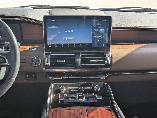 Used 2023 Lincoln Navigator L Reserve AWD/4WD image 10