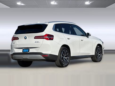 Used 2025 BMW X3 xDrive30i w/ Premium Package image 9