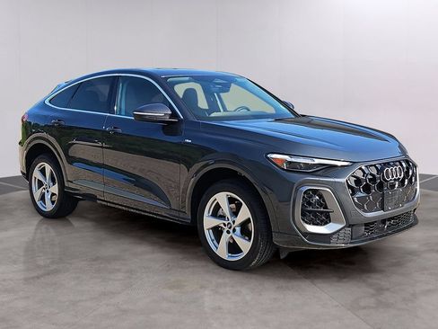 Certified 2025 Audi Q5 Premium Plus w/ Premium Plus AWD/4WD image 3