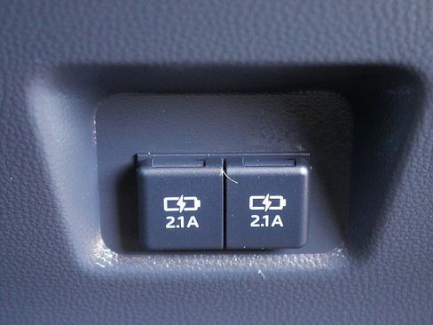 Used 2021 Toyota RAV4 XLE Premium image 52