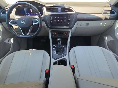 Used 2022 Volkswagen Tiguan SE FWD image 9