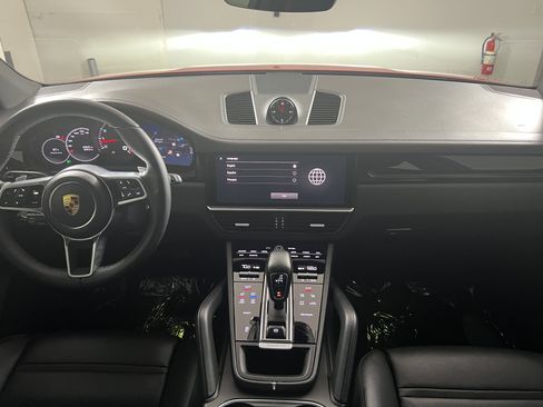 Certified 2023 Porsche Cayenne AWD/4WD image 13