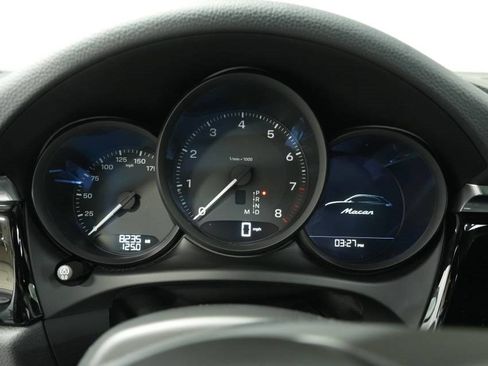 New 2024 Porsche Macan image 14