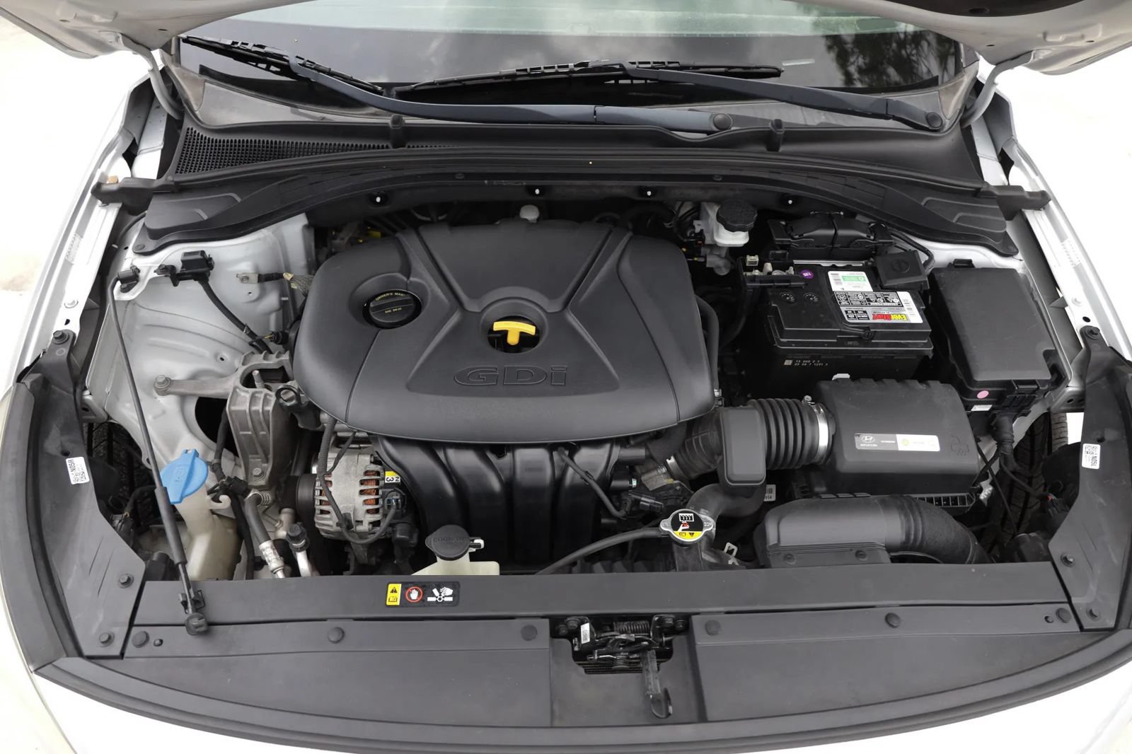 Used 2018 Hyundai Elantra GT FWD image 12