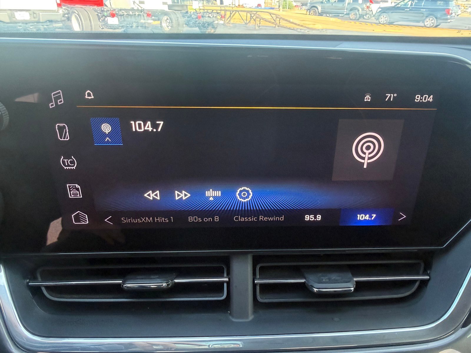 Used 2024 Chevrolet Trax ACTIV w/ Driver Confidence Package FWD image 11