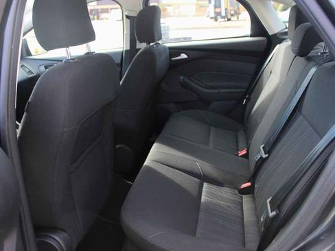 Used 2017 Ford Focus SE image 25