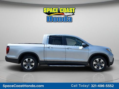 Used 2017 Honda Ridgeline RTL-T image 2