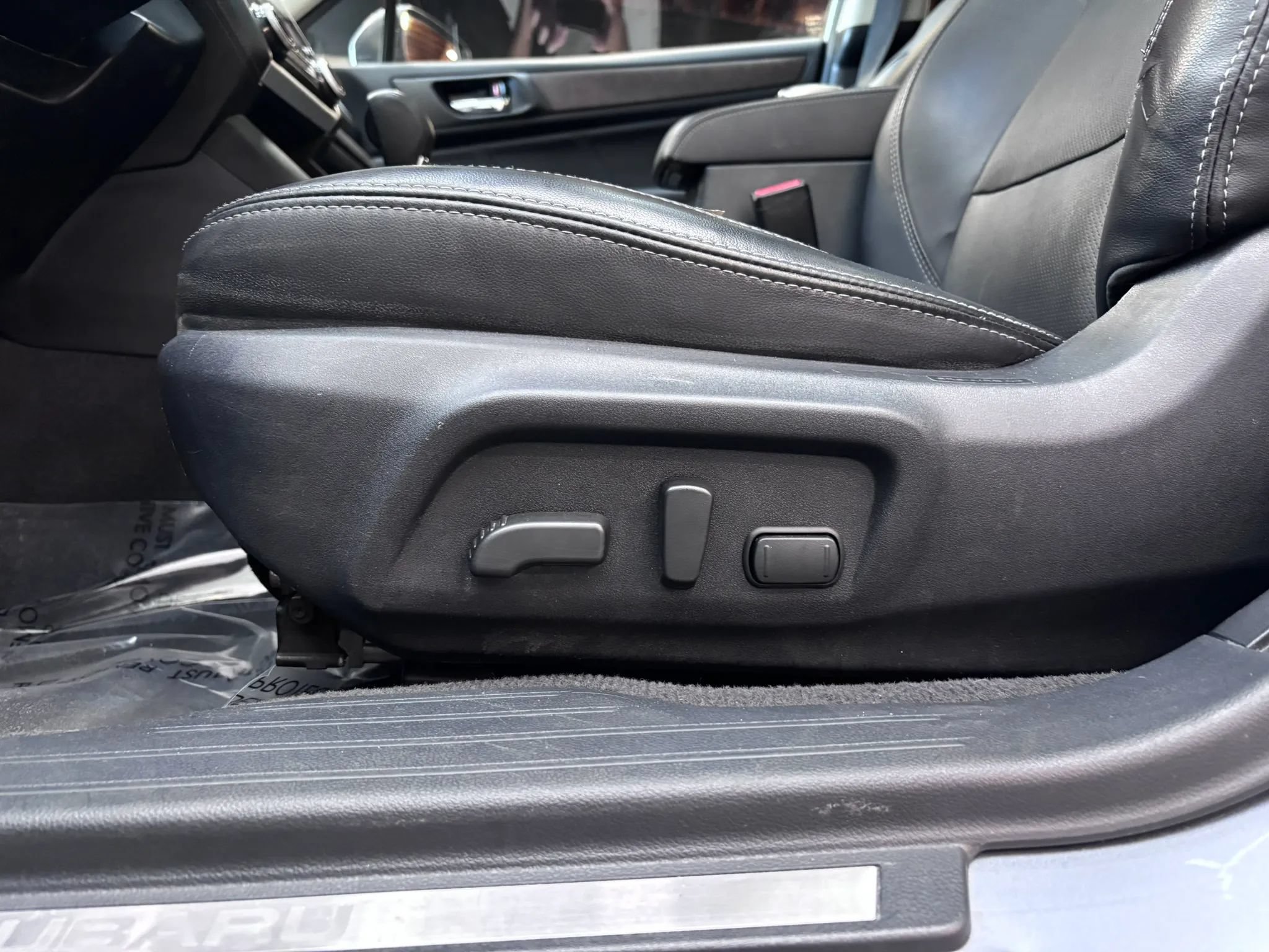 Used 2018 Subaru Outback 2.5i Limited AWD/4WD image 10