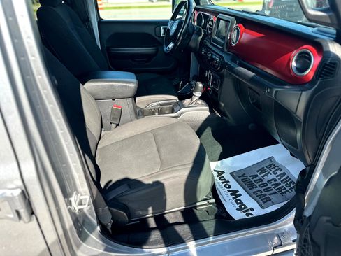 Used 2020 Jeep Gladiator Rubicon image 12