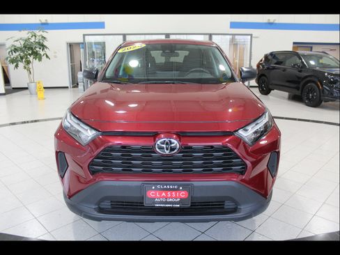 Used 2024 Toyota RAV4 LE AWD/4WD image 2