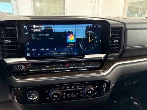 Used 2024 Chevrolet Silverado 1500 LT AWD/4WD image 19